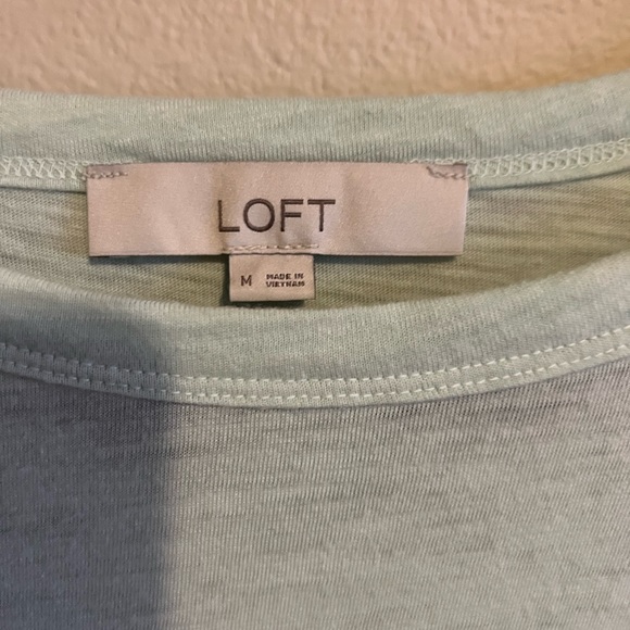 🛍️2/$10🛍️ LOFT Pleated sleeve Tshirt -Mint Green - Picture 4 of 4